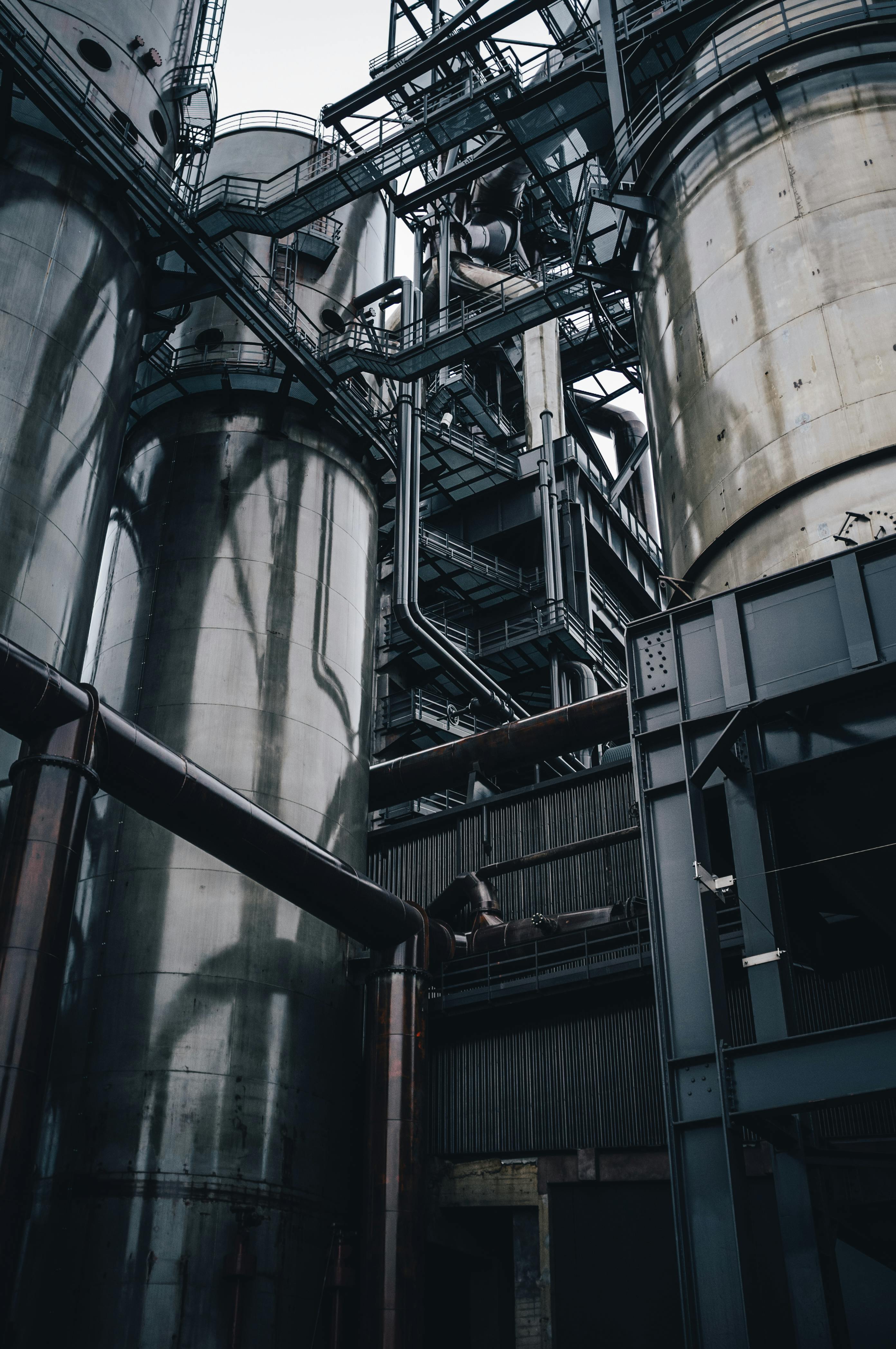 Silos and metal construction